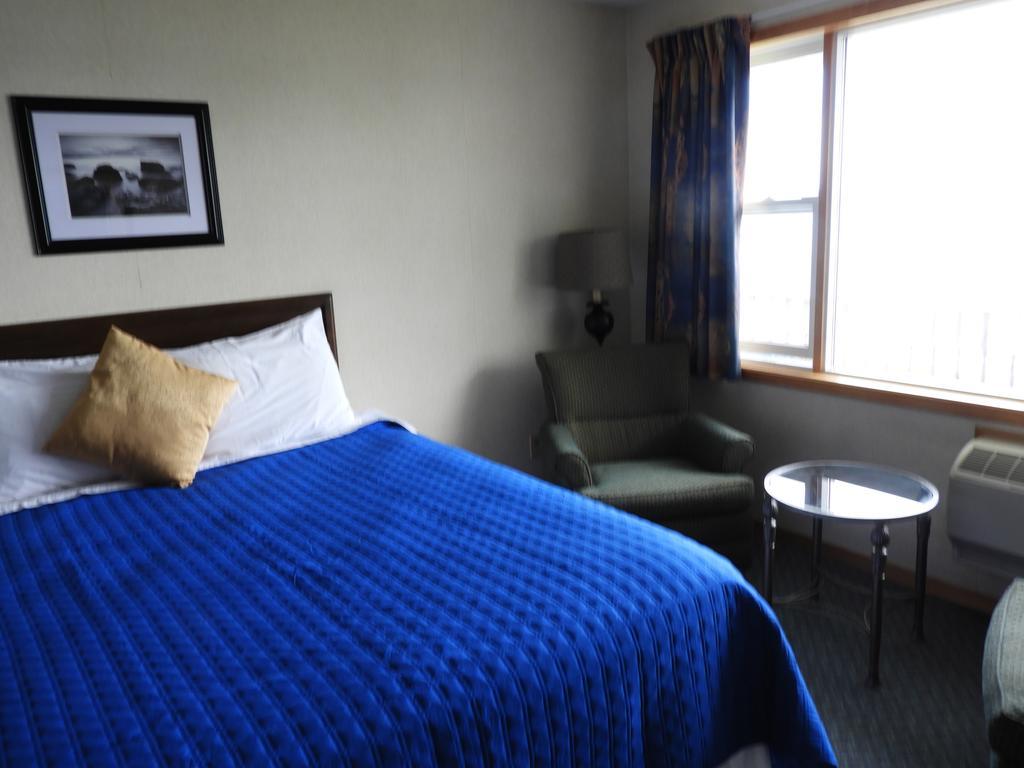 Admiral Digby Inn Restaurant&Cottages Extérieur photo
