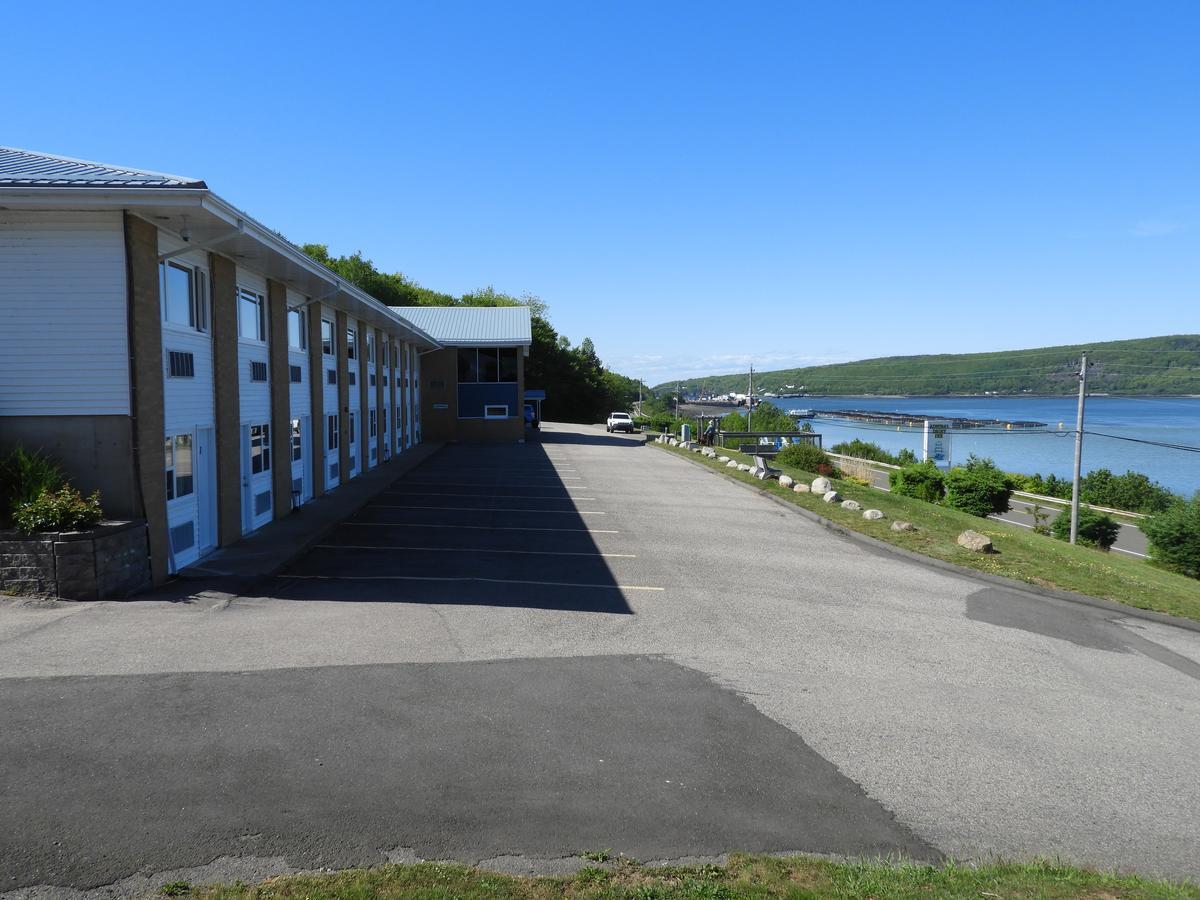 Admiral Digby Inn Restaurant&Cottages Extérieur photo