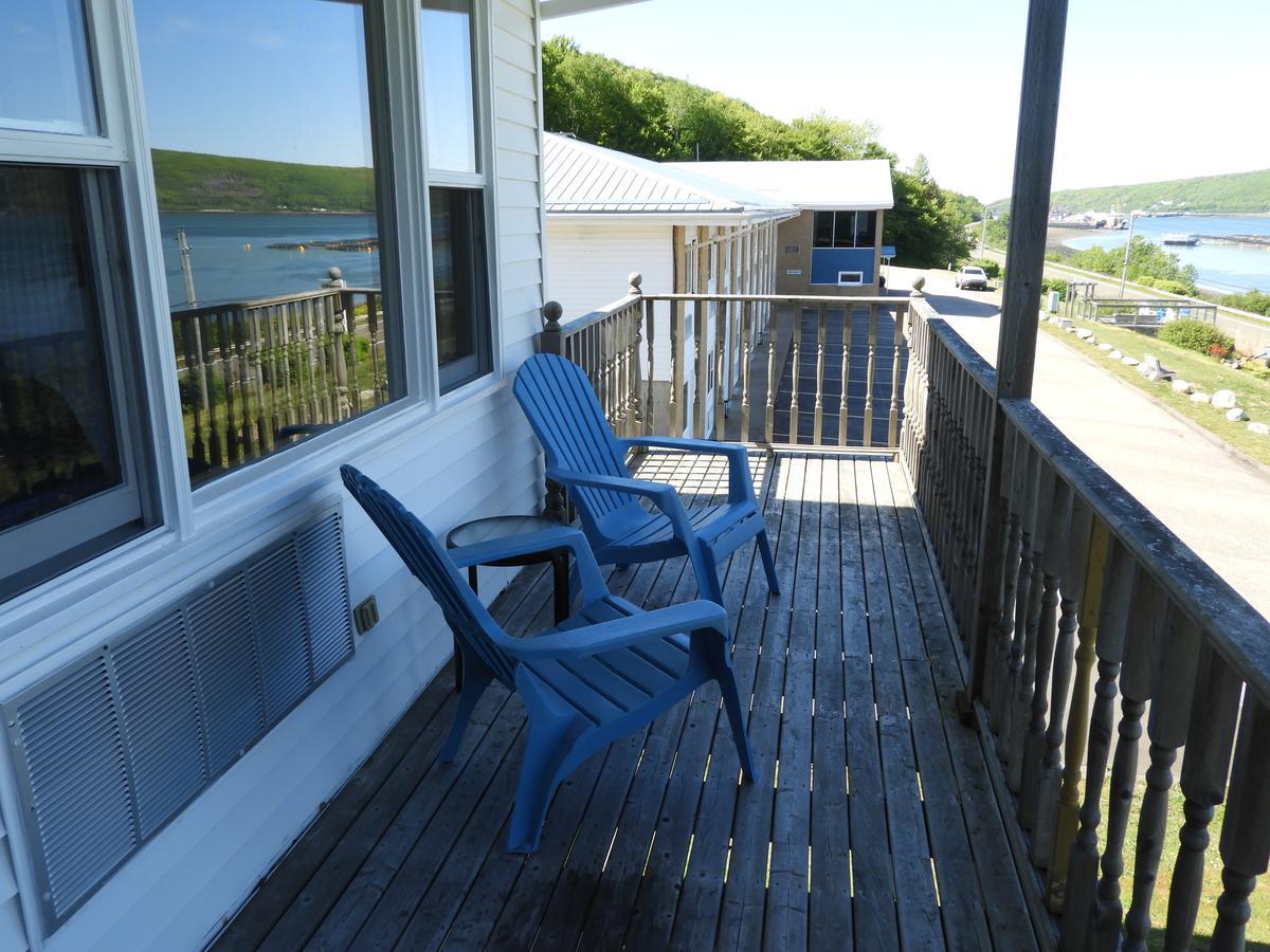 Admiral Digby Inn Restaurant&Cottages Extérieur photo
