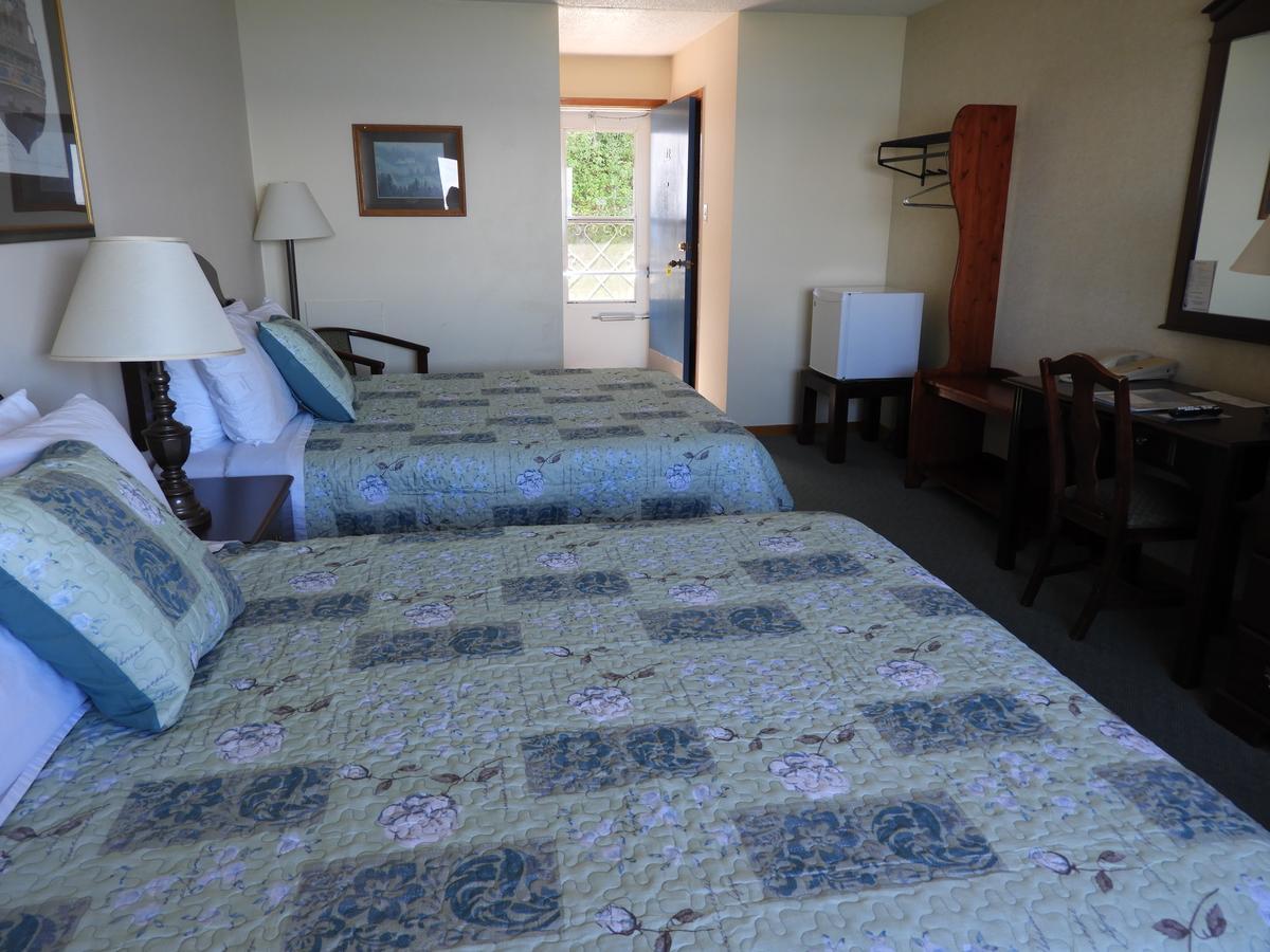 Admiral Digby Inn Restaurant&Cottages Extérieur photo