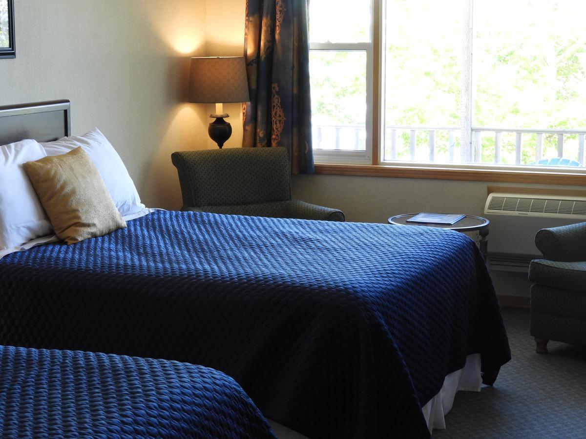 Admiral Digby Inn Restaurant&Cottages Extérieur photo
