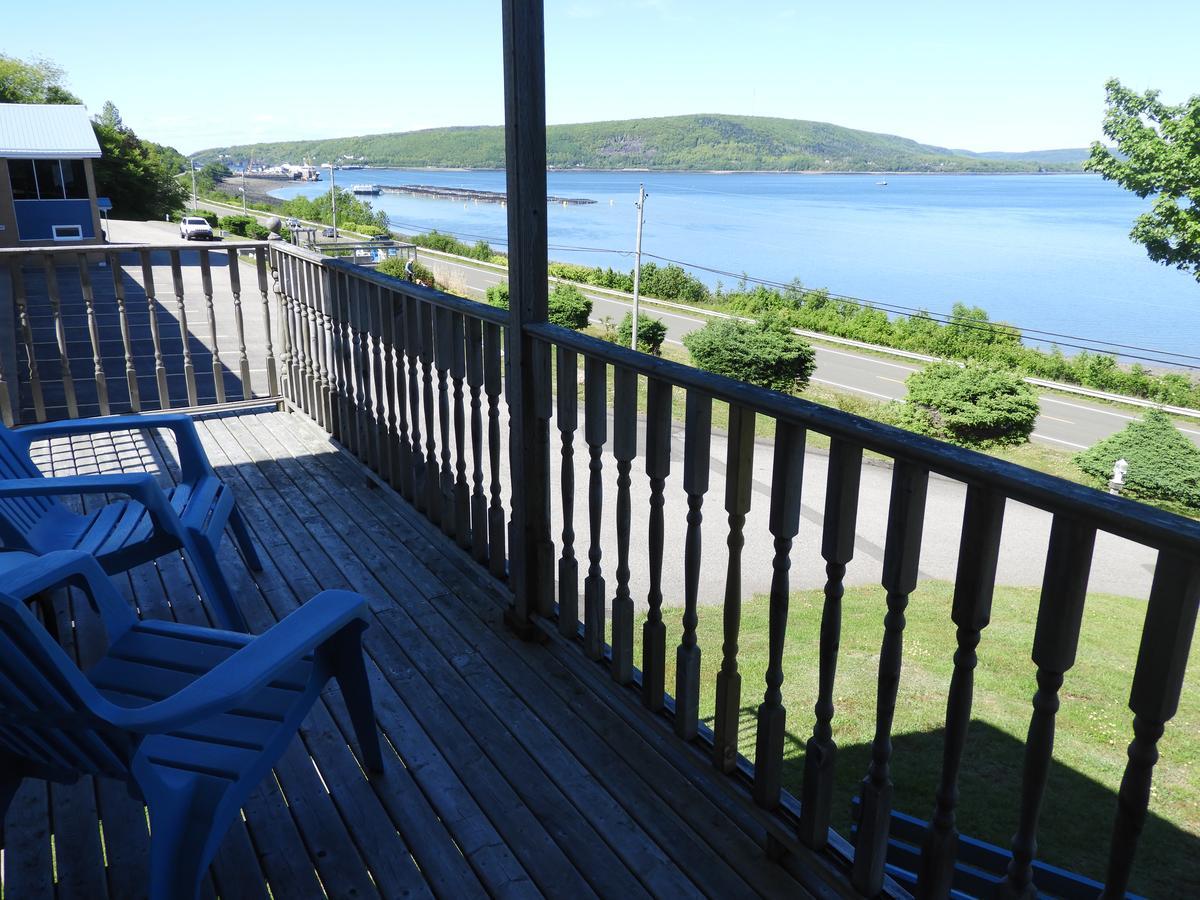Admiral Digby Inn Restaurant&Cottages Extérieur photo