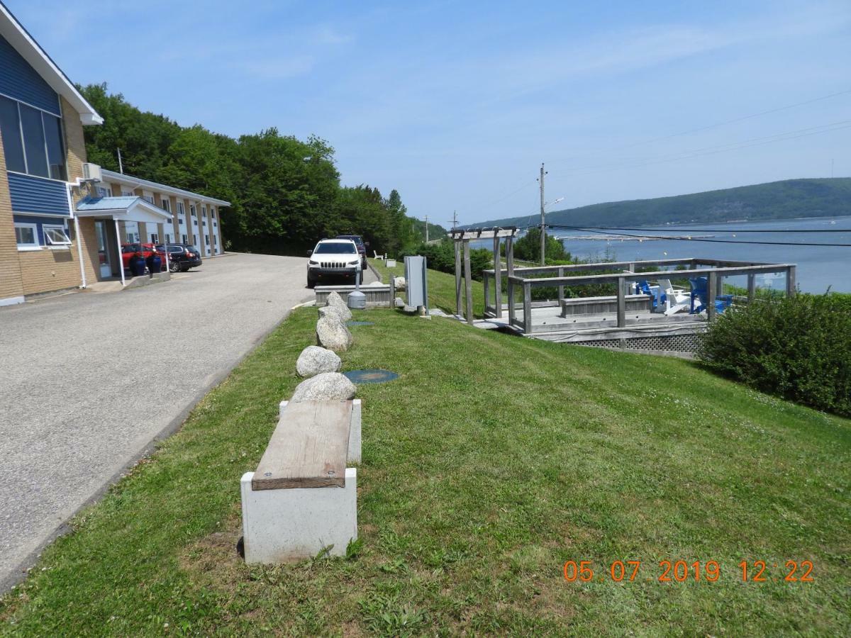 Admiral Digby Inn Restaurant&Cottages Extérieur photo